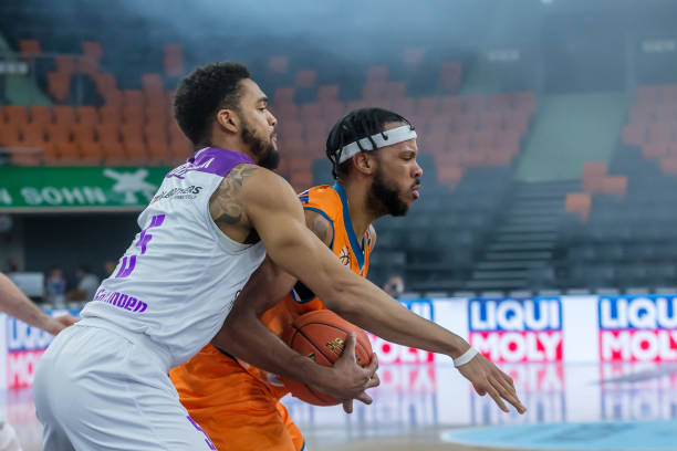 送出了一记 送出了一记