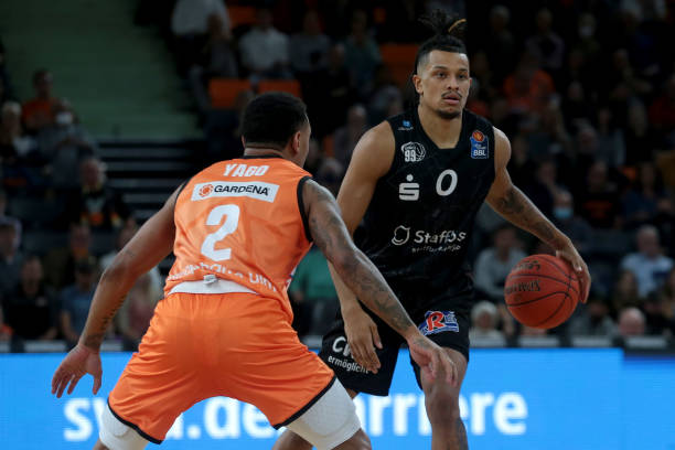 不止于言辞 不止于言辞